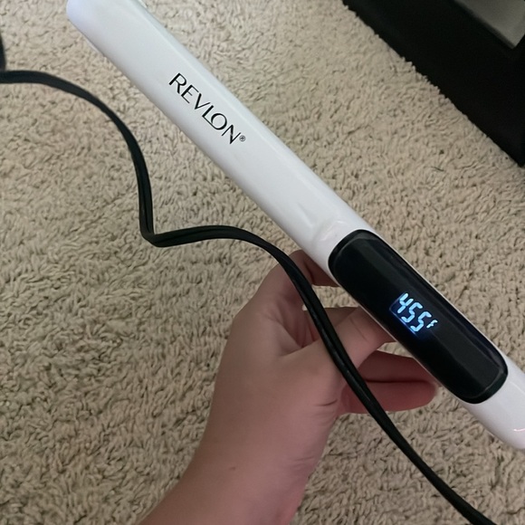 Revlon Hair Straightener - Picture 5 of 6